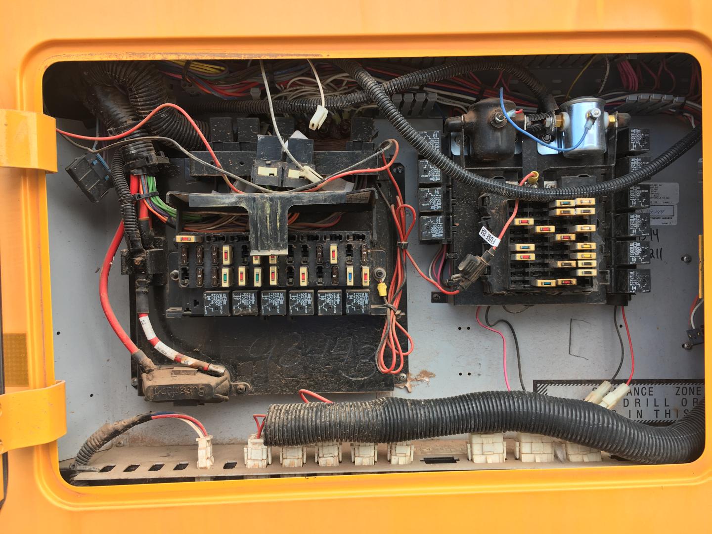 ./imagenes/INVOICE/2019/16448/CAMION ESCOLAR INTERNACTIONAL PB105 (39).JPG